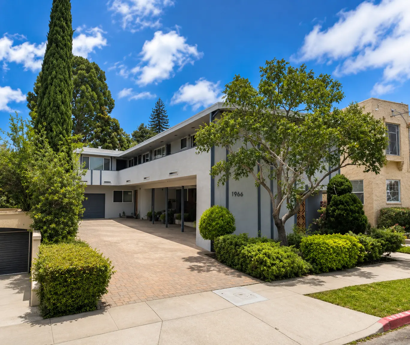 1243 Capuchino Ave