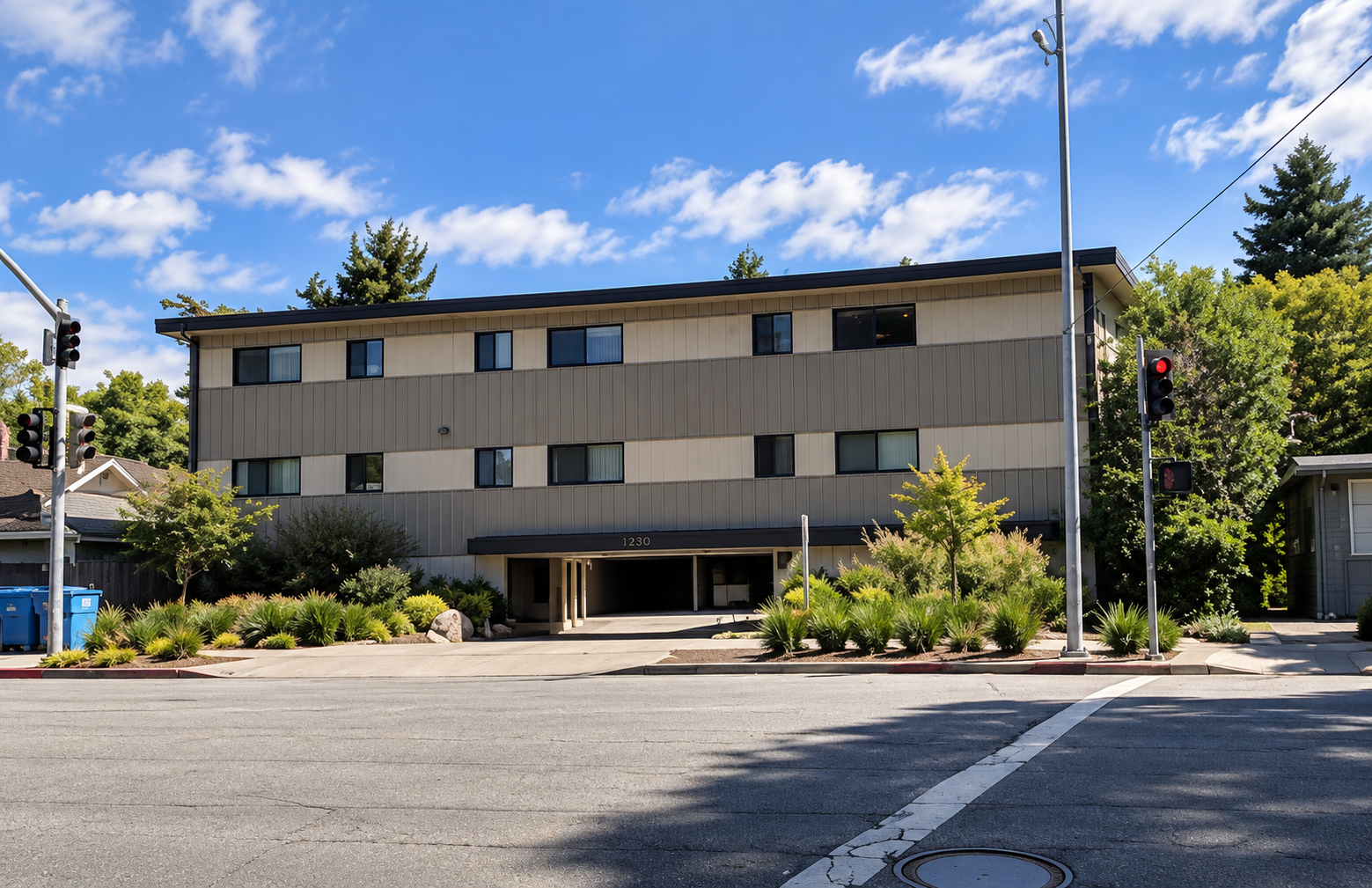 912 El Camino Real