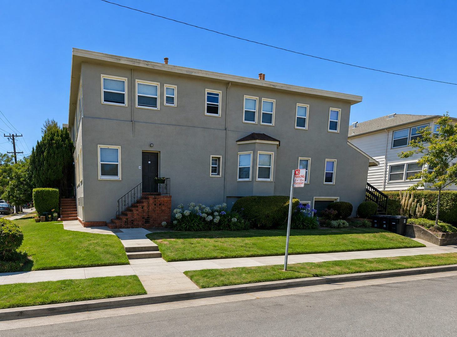 1200 Carmelita Ave